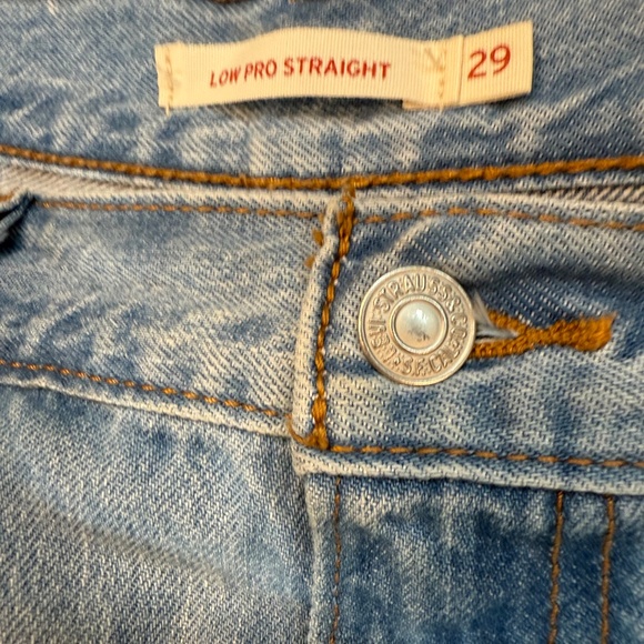 Levi’s Women’s Jeans - Pre Wash finish - Low Pro Straight - 29 X 31” inseam - Picture 7 of 8